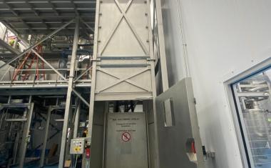 Edelstahl-Warenaufzug für Paletten, IBCs und FIBCs