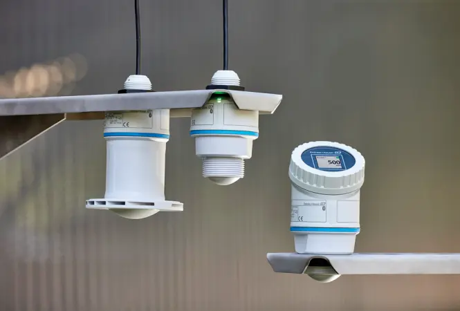 Staubige Silos, klare Signale: Robuste Messtechnik für raue Bedingungen
