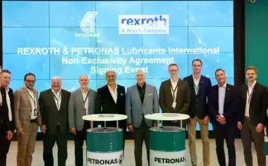 Bosch Rexroth und Petronas kooperieren bei nachhaltigen Hydraulik- und UTTO-Flüssigkeiten