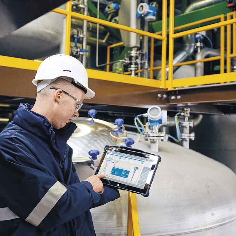 Mit Bluetooth ­Wireless Technology kann der Field Xpert eine direkt...
