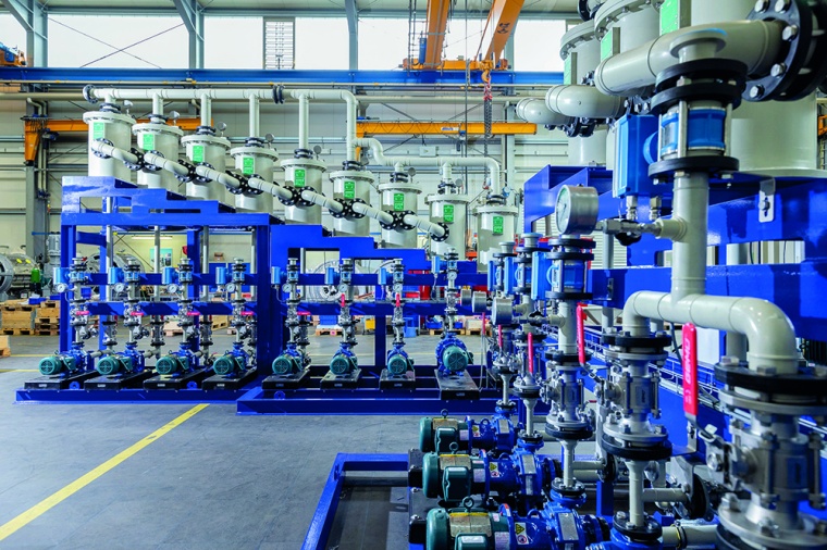 Abb. 1: Der Polymerhersteller setzt einen Filter mit einer vierstufigen und...
