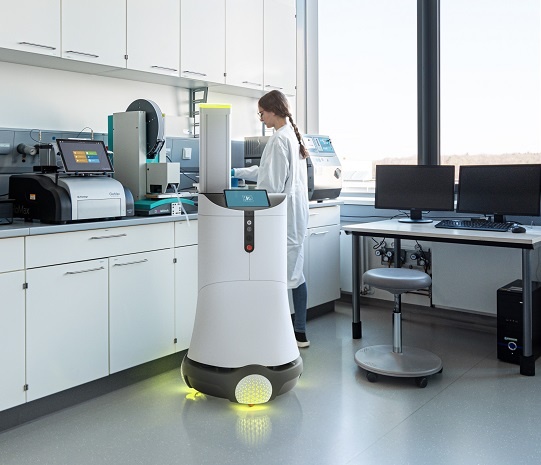 Der mobile Laborroboter Kevin unterstützt bei automatisierbaren...