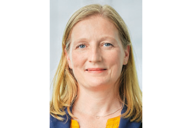 Elisabeth Gorman, Evonik