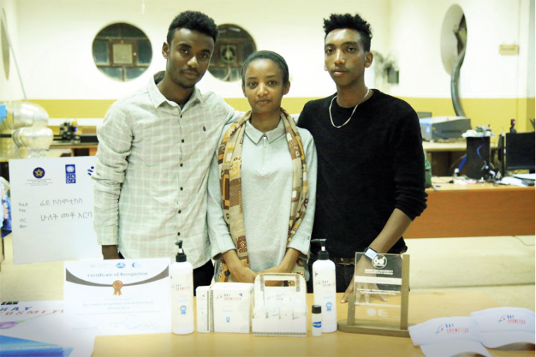 Das junge Team von Ray Cosmetics.