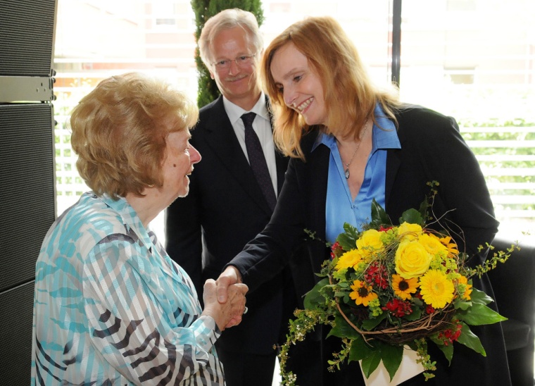 Abb. 1: Gratulation an  Ursula Ida Lapp zum 85. Geburtstag.
