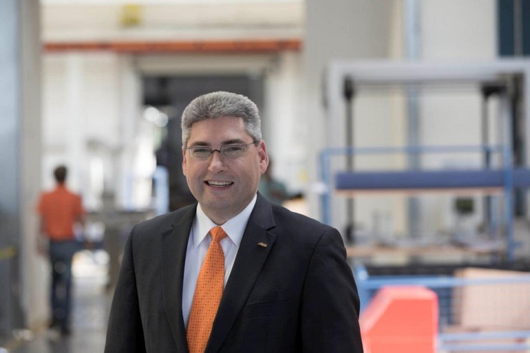 Abb.: Rolf Staab, Leiter des KHS Zentralbereichs Personal, sieht die...