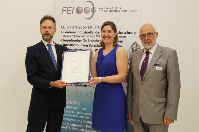 Abb.: Ausgezeichnet für ihre herausragende Dissertation: Dr. Kristin Protte....