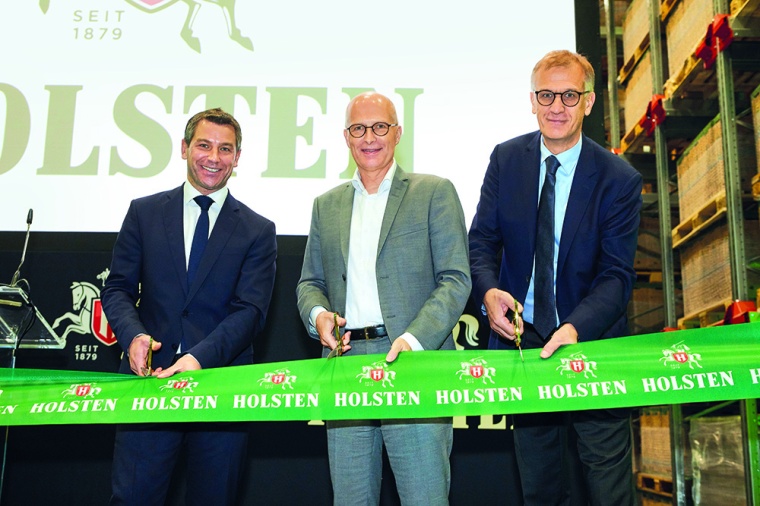 Abb.: Sebastian Holtz (CEO Carlsberg Deutschland), Dr. Peter Tschentscher...