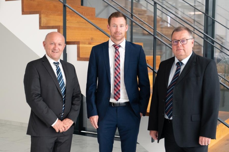 Abb.: Die Viscotec Geschäftsführer Georg Senftl, Franz Kamhuber und Martin...