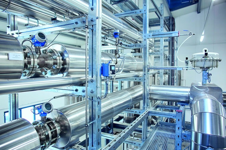 Abb. 1: Vortex-Durchflussmessgeräte und Dampfrechner Engycal RS33 (im...