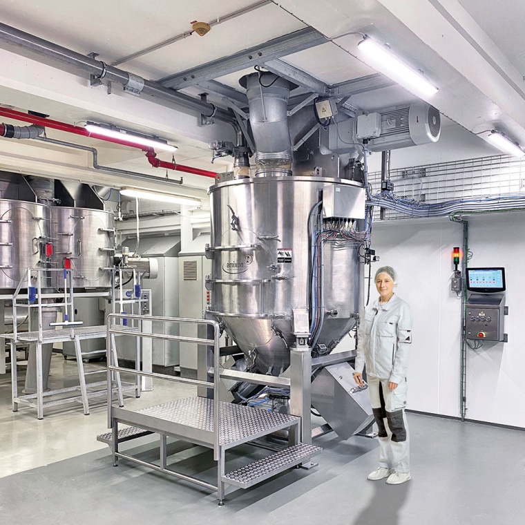 Abb.: Amixon Konusmischer mit 3.000 l Nutzvolumen; aufgrund der Bauart sind...