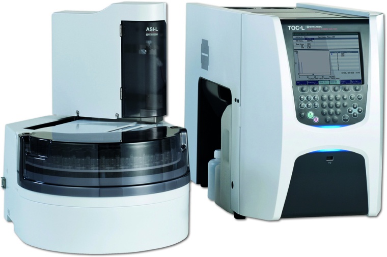 Abb. 2: Moderne Analysatoren wie der TOC-L mit Autosampler von Shimadzu...