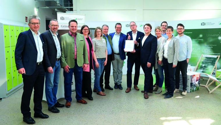 Abb.: Stakeholder und Förderer von Food Valley Kulmbach (v. l.): Hans Rebhan,...